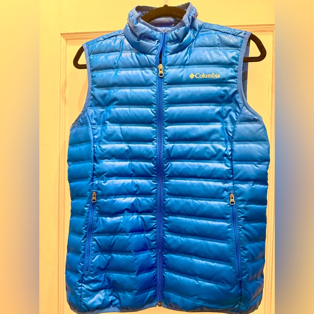 Columbia Blue Women’s Medium Vest (thin puffer)
